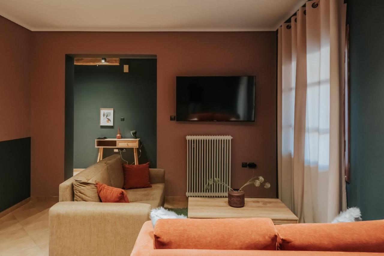 Kalavrita Krinides Apartment And Attics Ngoại thất bức ảnh