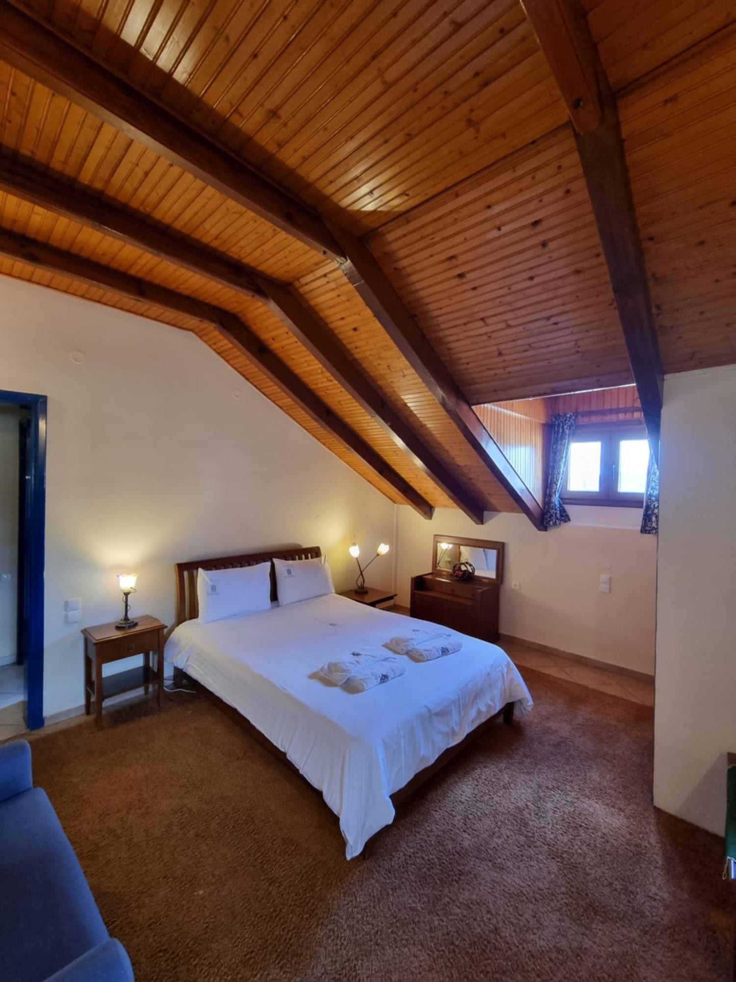 Kalavrita Krinides Apartment And Attics Ngoại thất bức ảnh