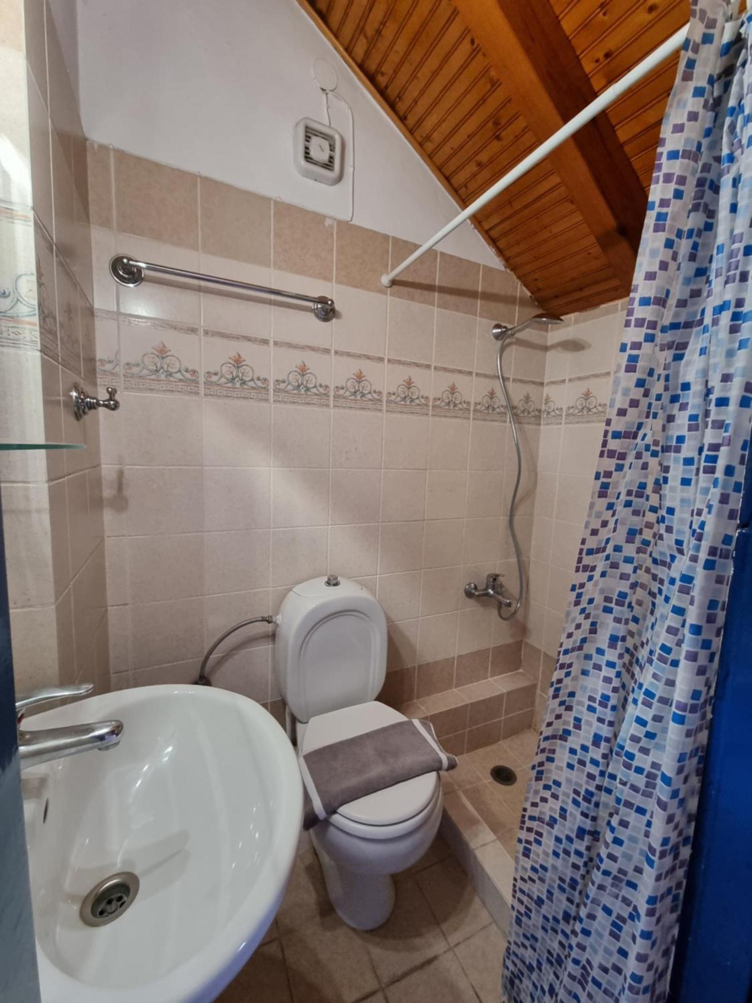 Kalavrita Krinides Apartment And Attics Ngoại thất bức ảnh